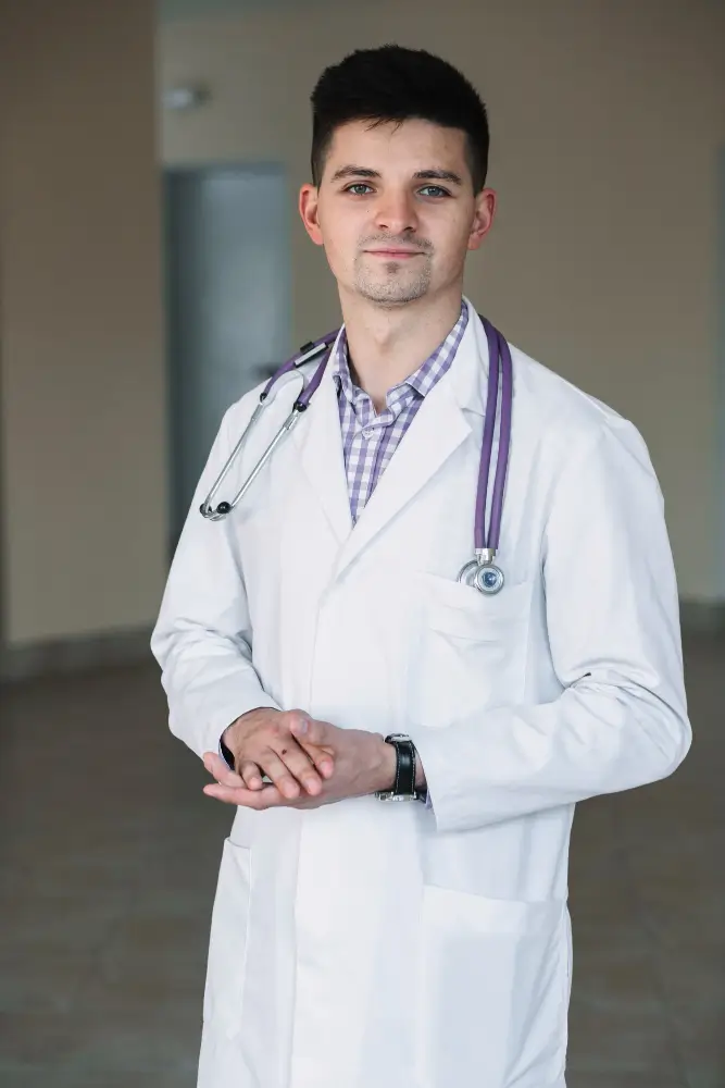 أفضل أطباء الطب العام والطوارئ في جدة – خبرة ترعى صحتك على مدار الساعة